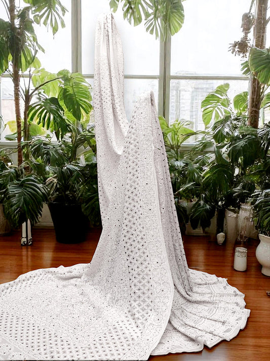 विस्कोस चिकनकारी ज़रदोज़ी महिलाओं के लिए अनस्टिच्ड लहंगा - ऑफ़ व्हाइट