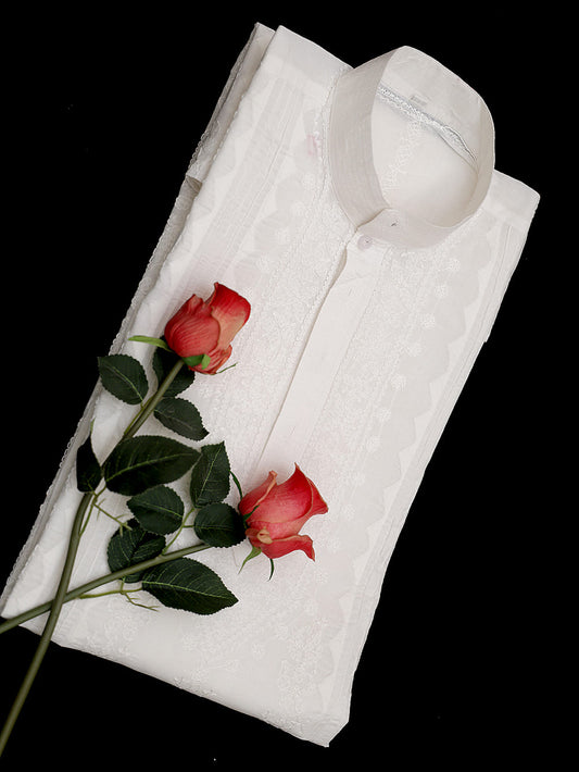 कॉटन चिकनकारी एप्लिक वर्क पुरुषों के लिए सिला हुआ कुर्ता - ऑफ व्हाइट