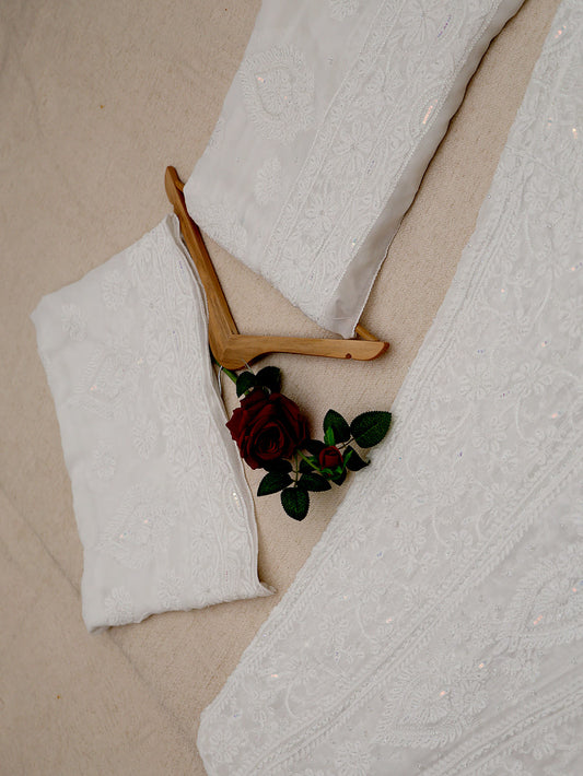 विस्कोस हैवी चिकनकारी और जरदोजी वर्क महिलाओं का लहंगा - ऑफ-व्हाइट