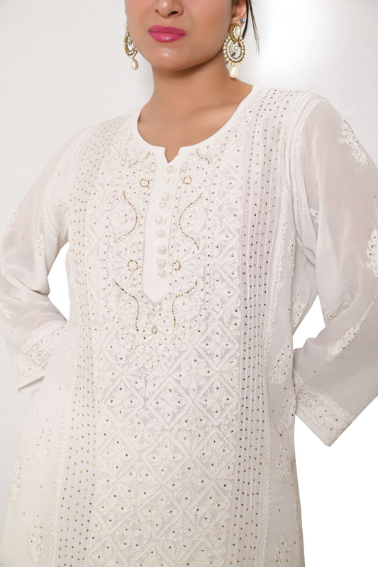 विस्कोस चिकनकारी और जरदोजी महिलाओं के लिए सिला हुआ कुर्ता - सफेद
