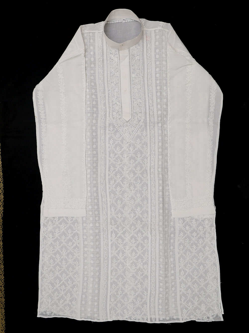 Cotton Chikankari Embroidered Men’s Kurta – Off White
